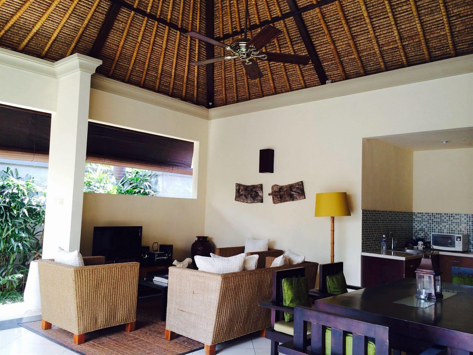 סמיניאק D'Alang Alang Villas מראה חיצוני תמונה